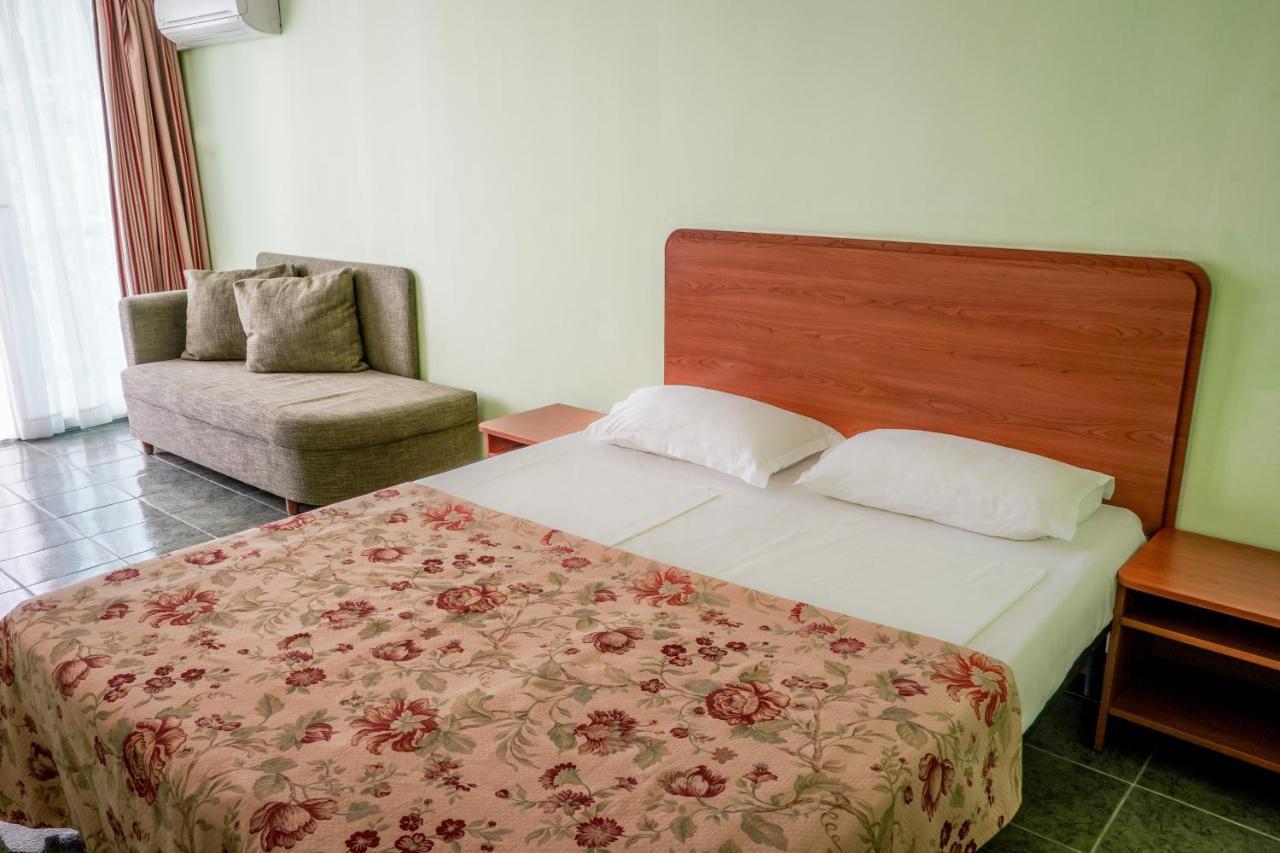 Hotel Malibu Албена Экстерьер фото